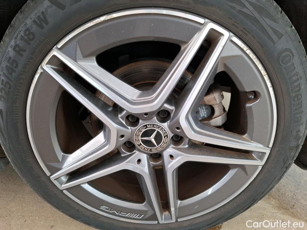  Mercedes  A-Klasse MERCEDES-BENZ Classe A Compact / 2018 / 5P / Berline A 200 AMG Line 7G-DCT #20