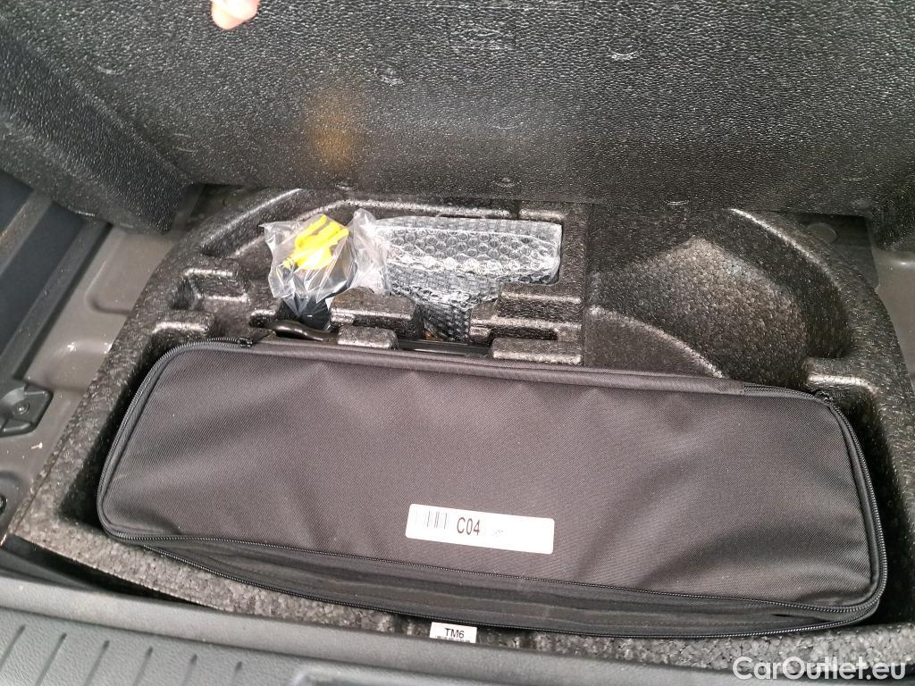  Hyundai  Konna HYUNDAI Kona / 2017 / 5P / SUV ELECTRIQUE 39 kWh 136 ch Creative #2