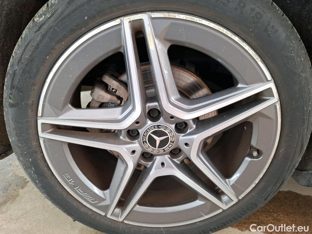  Mercedes  A-Klasse MERCEDES-BENZ Classe A Compact / 2018 / 5P / Berline A 200 AMG Line 7G-DCT #24