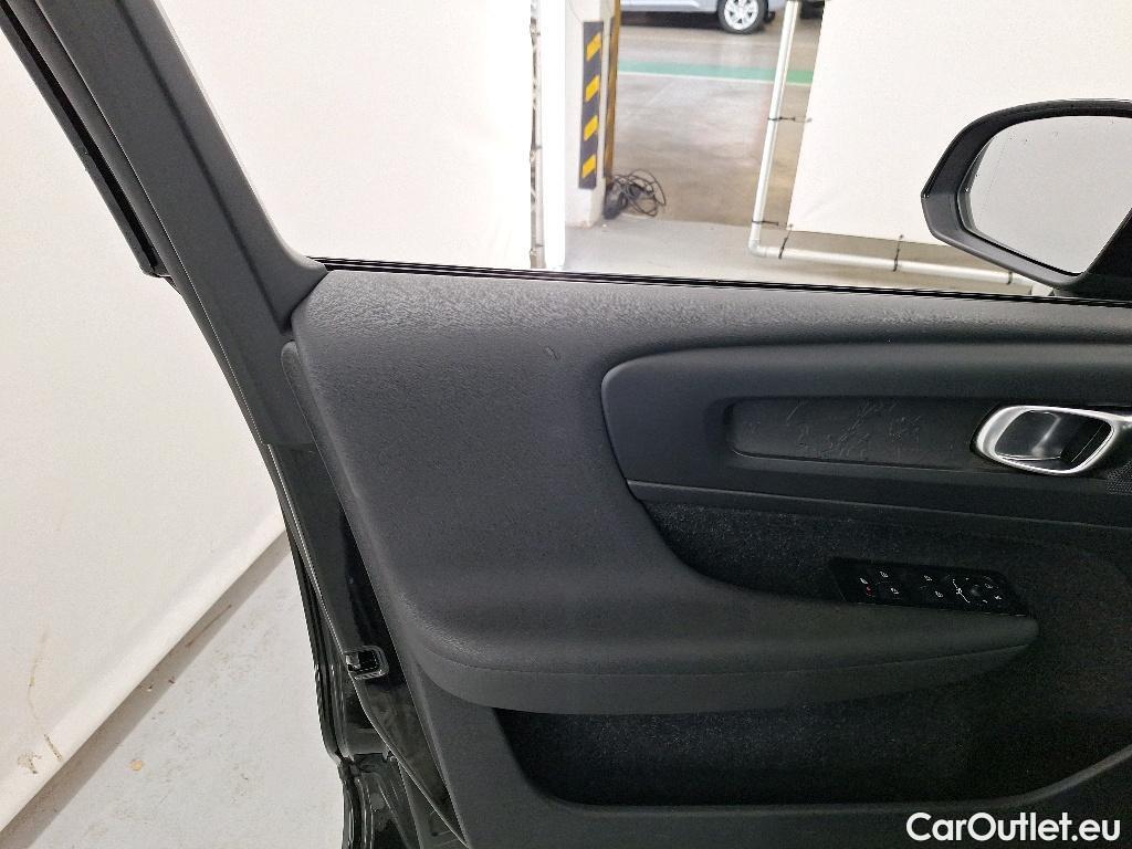  Volvo  XC 40 1.5 T2 MOMENTUM CORE Cruise control Audio system with touch screen #4