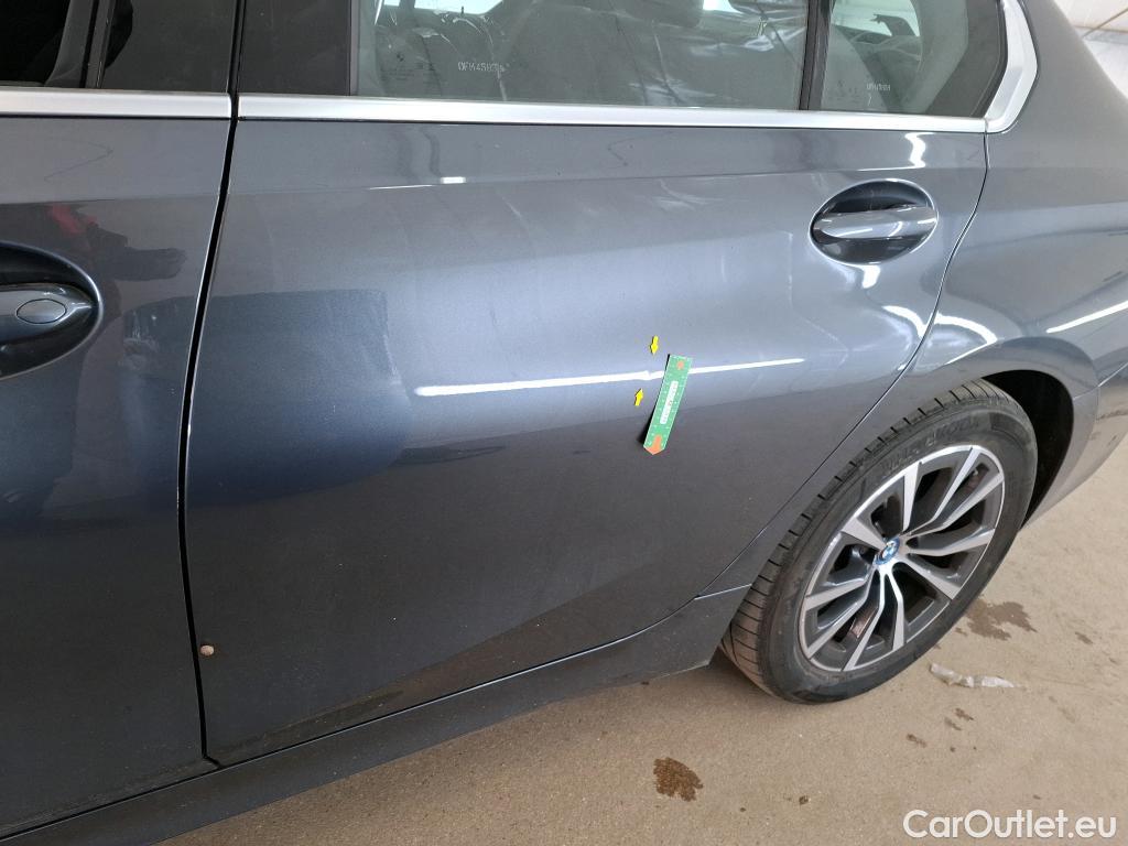  Bmw  Serie 3 BMW Série 3 Berline / 2018 / 4P / Berline 320e 204ch Business Design BVA8 Hybride #28