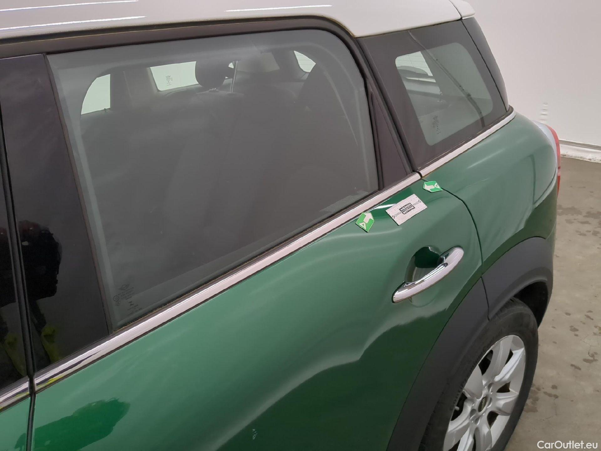 Mini  Countryman MINI  / 2016 / 5P / Crossover Cooper SE ALL4 Busi Design 136+88ch BVA6 #26
