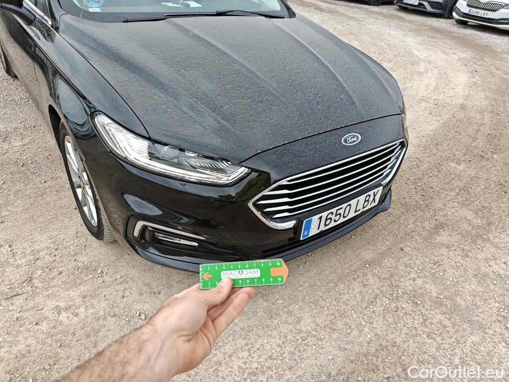  Ford  Mondeo FORD  / 2014 / 5P / berlina con portón 2.0 TDCi 110kW (150CV) Titanium 235 #32