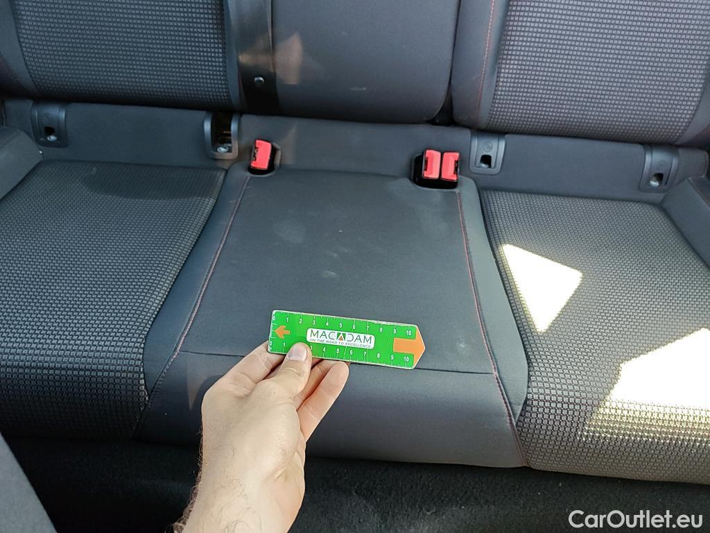  Seat  Leon SEAT León / 2016 / 5P / berlina con portón 2.0 TDI 110kW DSG-7 S&S FR Edition Plus #5