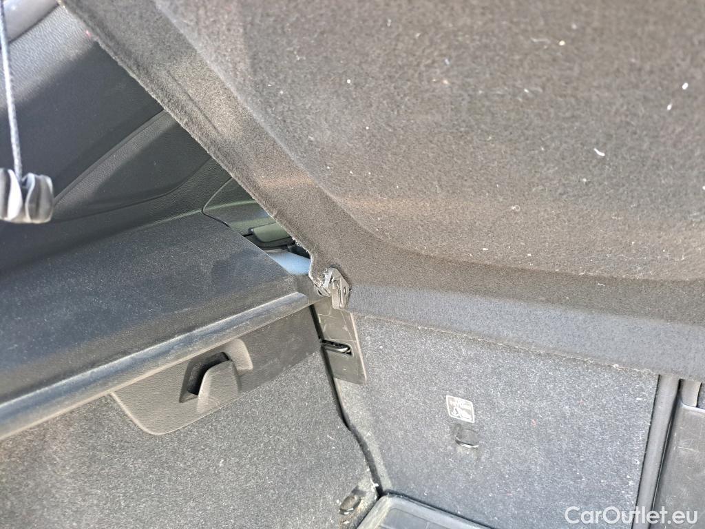  Volvo  XC 40 VOLVO XC40 / 2017 / 5P / todoterreno 1.5 T4 Twin Recharge Inscription Auto #3