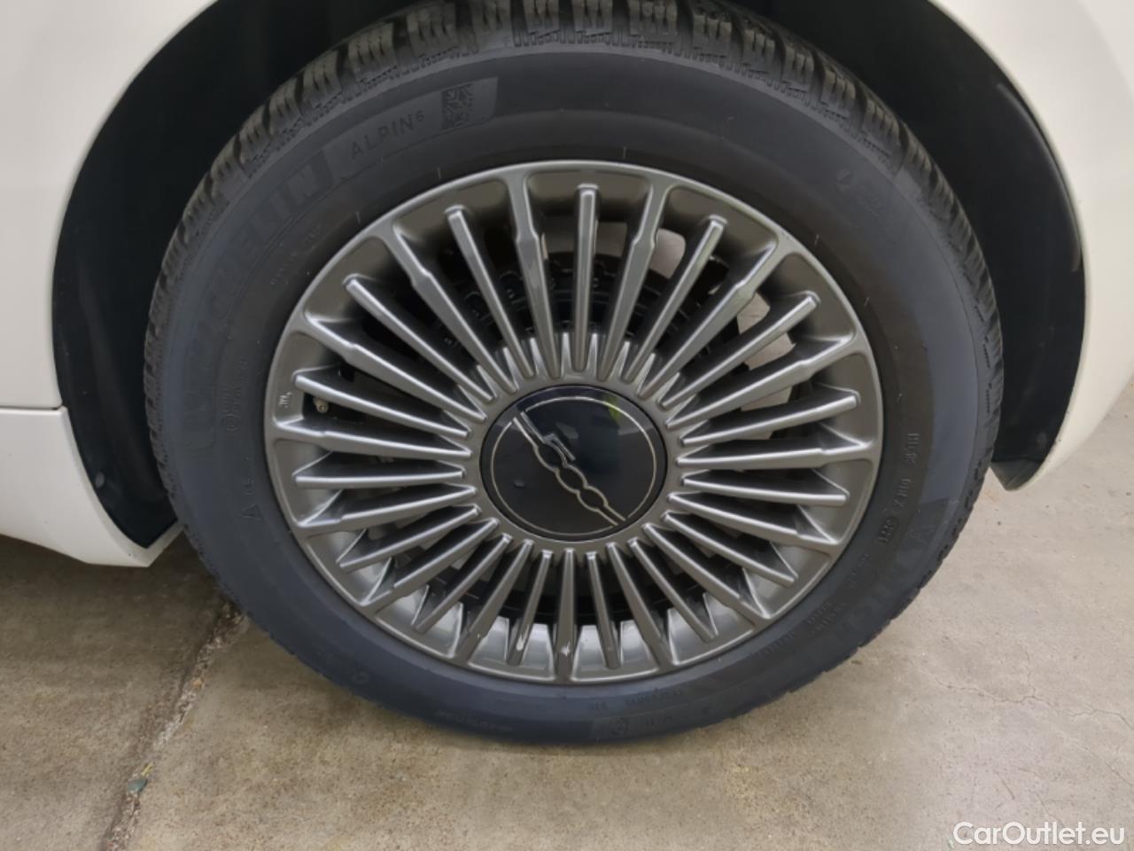  Fiat  500  e Lim. Icon 42kWh BVA #16