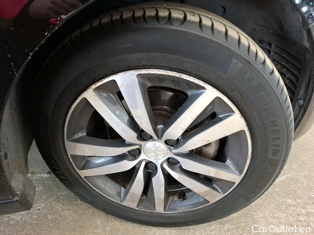  Peugeot  308  Allure 1.2 PureTech 130CV BVA8 E6d #30
