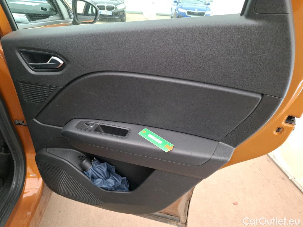  Renault  Captur  II Business 1.5 dCi 95CV BVM6 E6dT #17