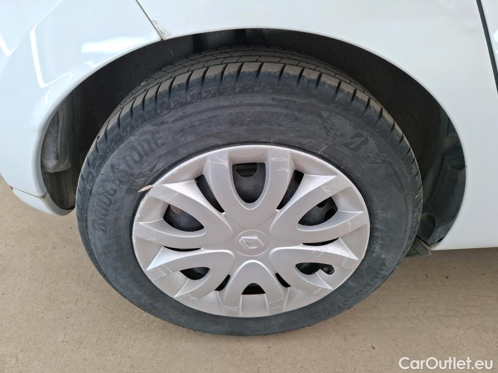  Renault  Clio  IV Air MediaNav 1.5 dCi 75CV BVM5 E6 #65