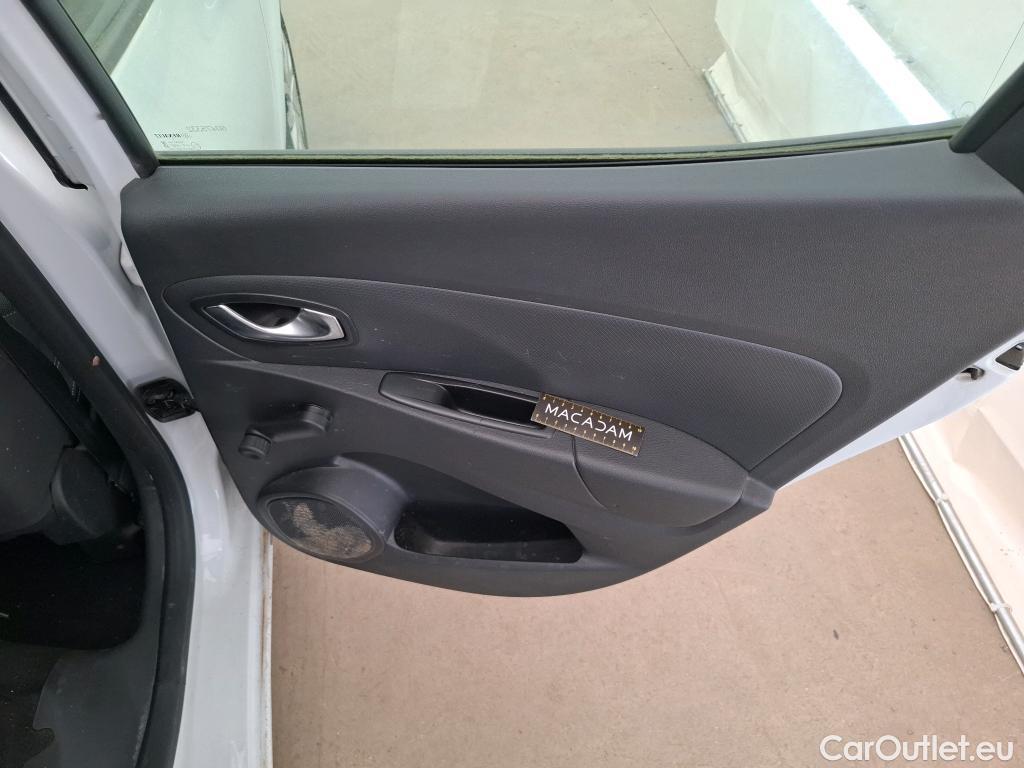  Renault  Clio  IV Air MediaNav 1.5 dCi 75CV BVM5 E6 #37