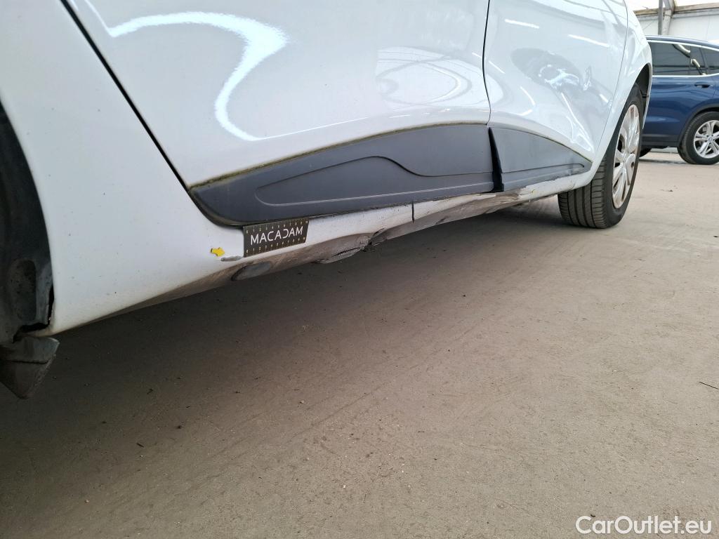  Renault  Clio  IV Air MediaNav 1.5 dCi 75CV BVM5 E6 #1