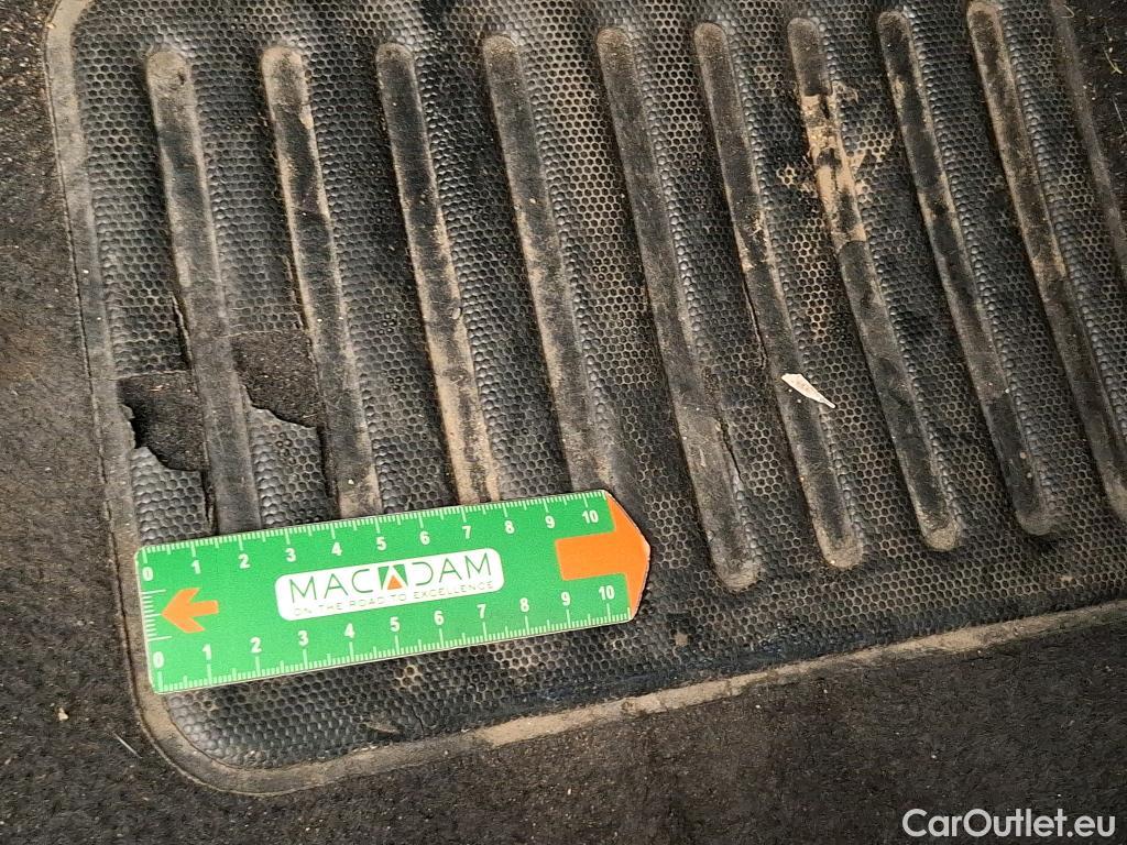  Citroen  C3  Société Feel Nav 1.2 PureTech 80CV BVM5 E6 #42
