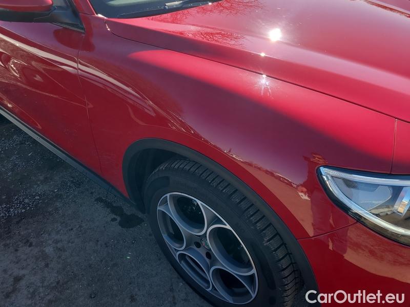  Alfa Romeo   STELVIO Stelvio (630)  2016->) 2.0T 280k Q4 Super #27