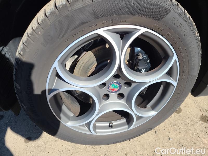  Alfa Romeo   STELVIO Stelvio (630)  2016->) 2.0T 280k Q4 Super #6