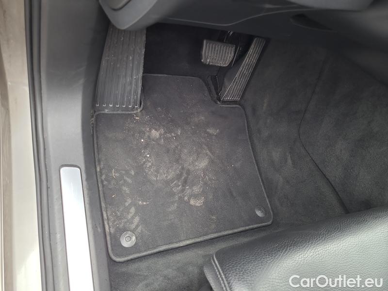  Volvo  XC90  (2002)  T8 Rech.Insc.Expr.AWD AT #3
