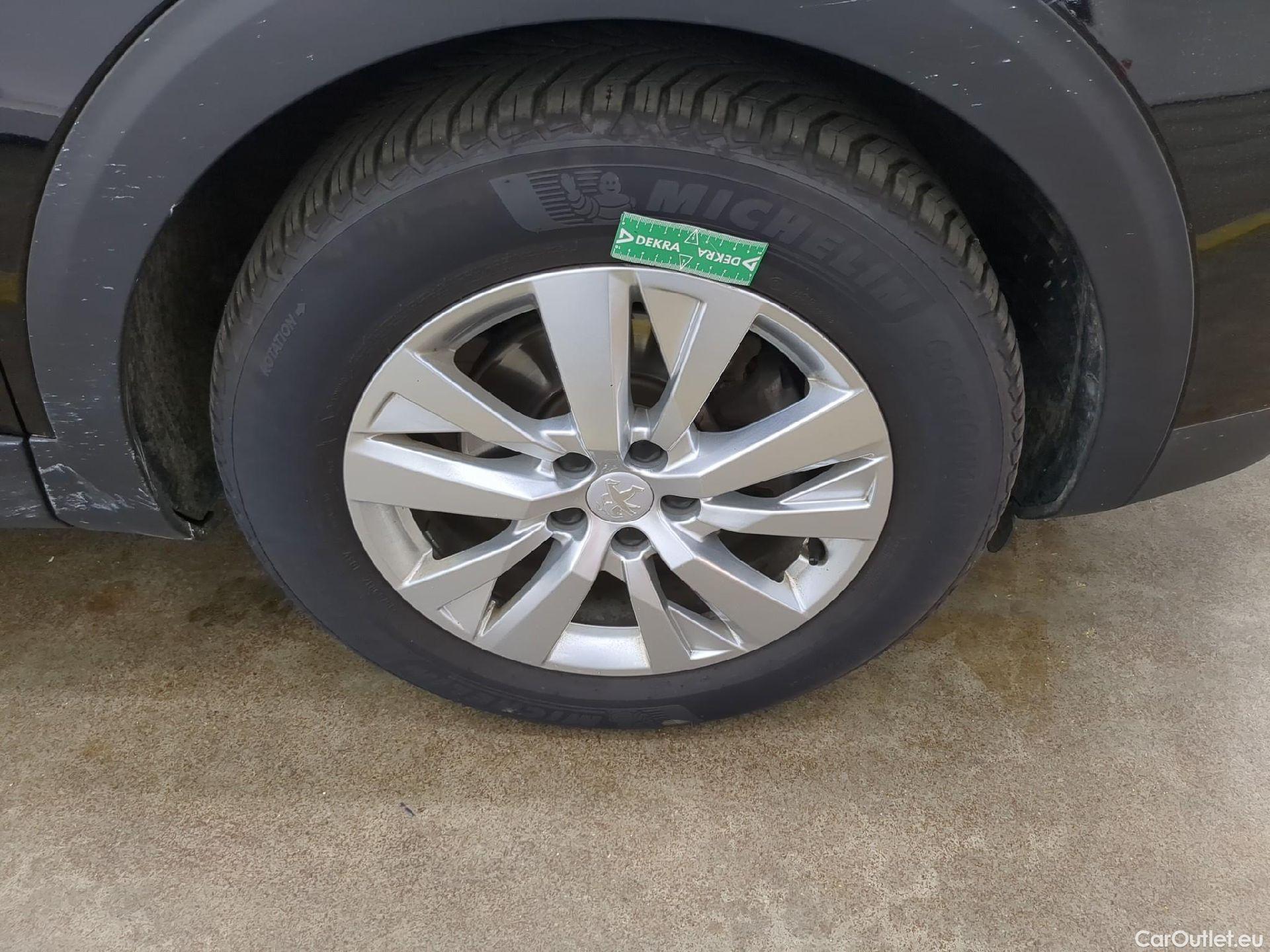  Peugeot  3008  Active Pack 1.5 HDi 130CV BVM6 E6d #9