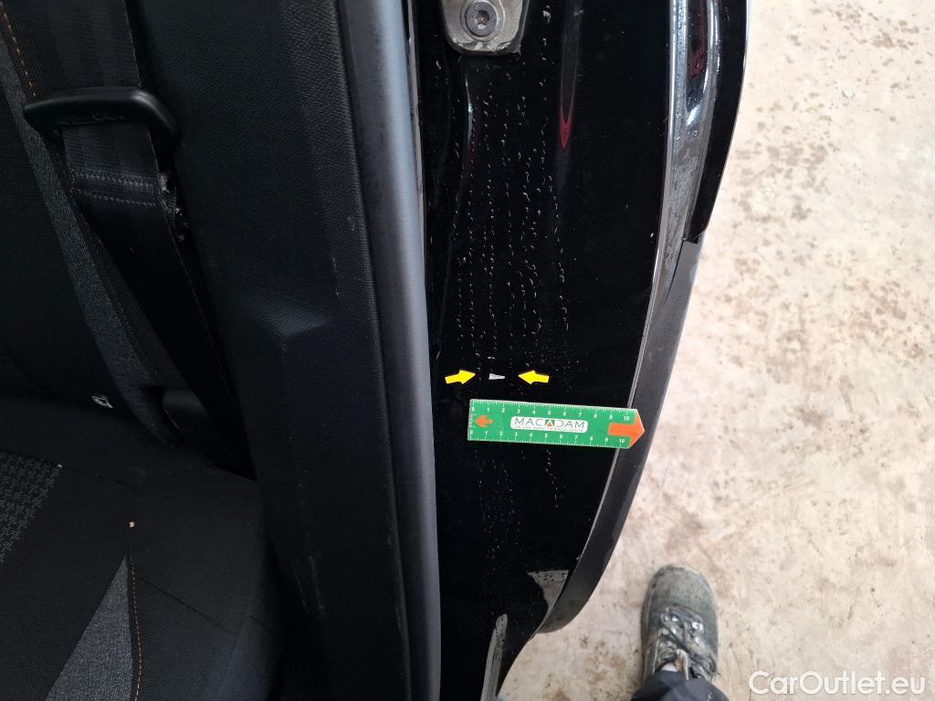  Peugeot  3008  Active Pack 1.5 HDi 130CV BVA8 E6d #35