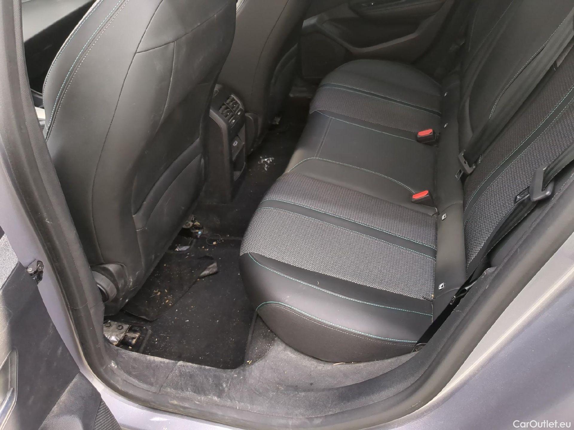  Peugeot  308 PEUGEOT  SW / 2021 / 5P / Break BlueHDi 130 EAT8 ALLURE #9