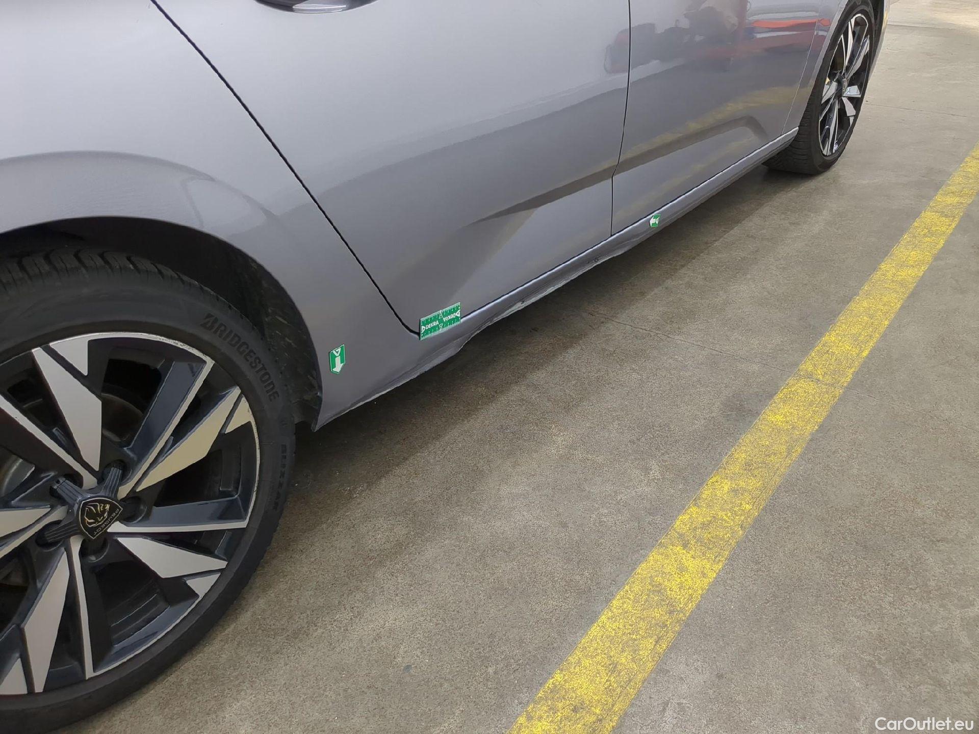  Peugeot  308 PEUGEOT  SW / 2021 / 5P / Break BlueHDi 130 EAT8 ALLURE #30