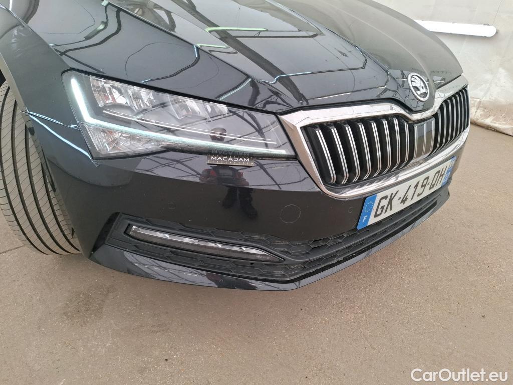  Skoda  Superb SKODA  Combi / 2019 / 5P / Break 1.5 TSI ACT 150 DSG7 Business #1