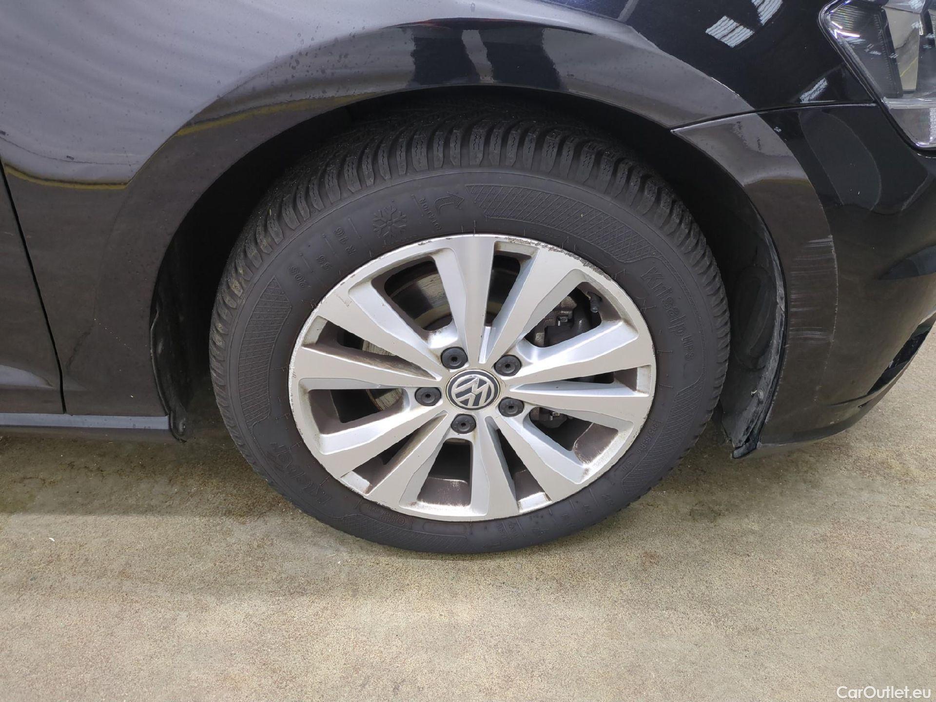  Volkswagen  Golf  VOLKSWAGEN SW / 2017 / 5P / Break 1.6 TDI 115 Confortline Business #25