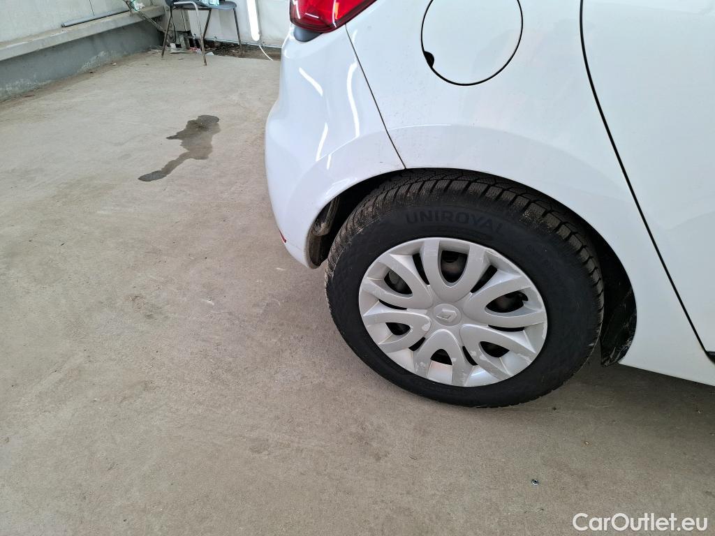  Renault  Clio  IV Air MediaNav 1.5 dCi 75CV BVM5 E6 #17
