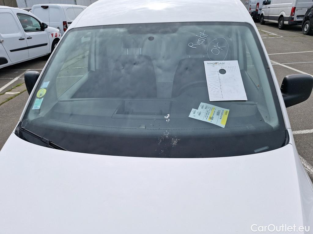  Volkswagen  Caddy VOLKSWAGEN  Van / 2015 / 4P / Fourgonnette 2.0 TDI 75 Business Line #3