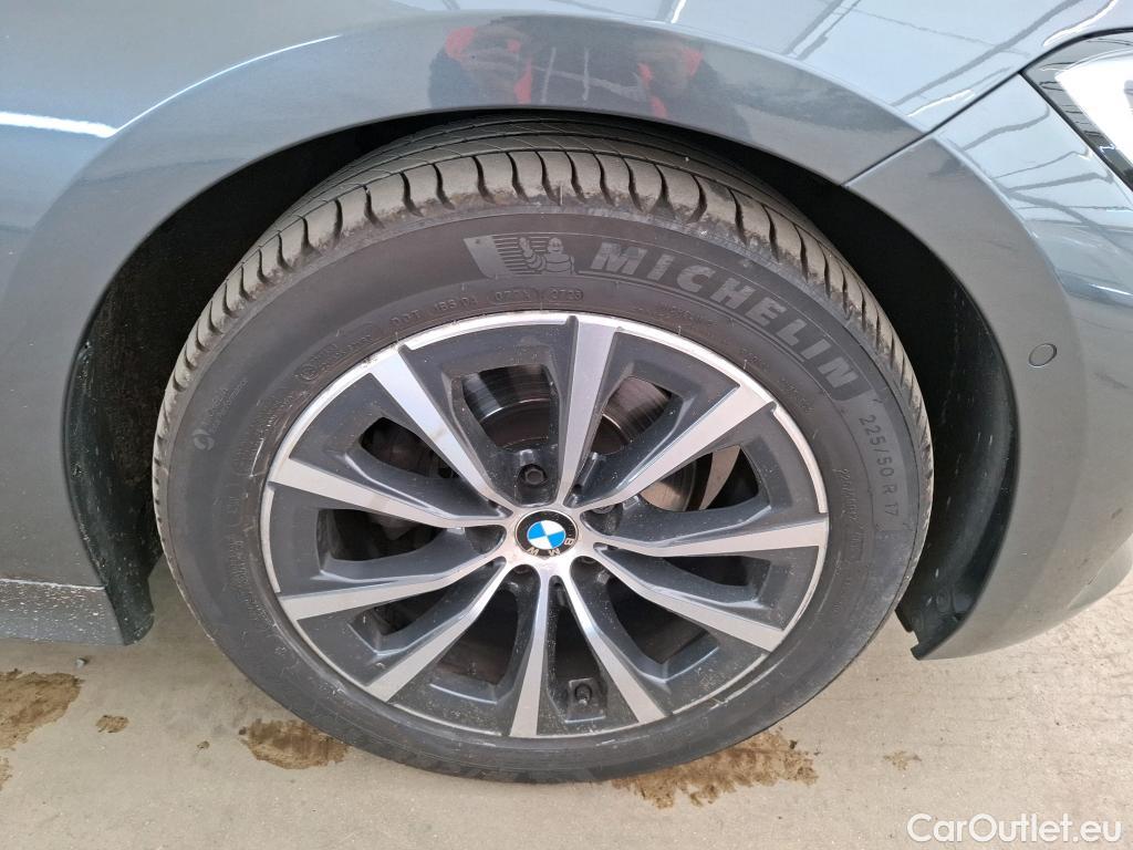  Bmw  Serie 3 BMW Série 3 Berline / 2018 / 4P / Berline 318d 150ch Business Design BVA8 #42