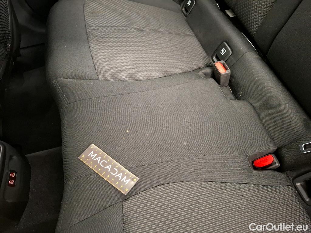  Bmw  Serie 1 BMW Série 1 2019 5P Berline 116i Business Design #8