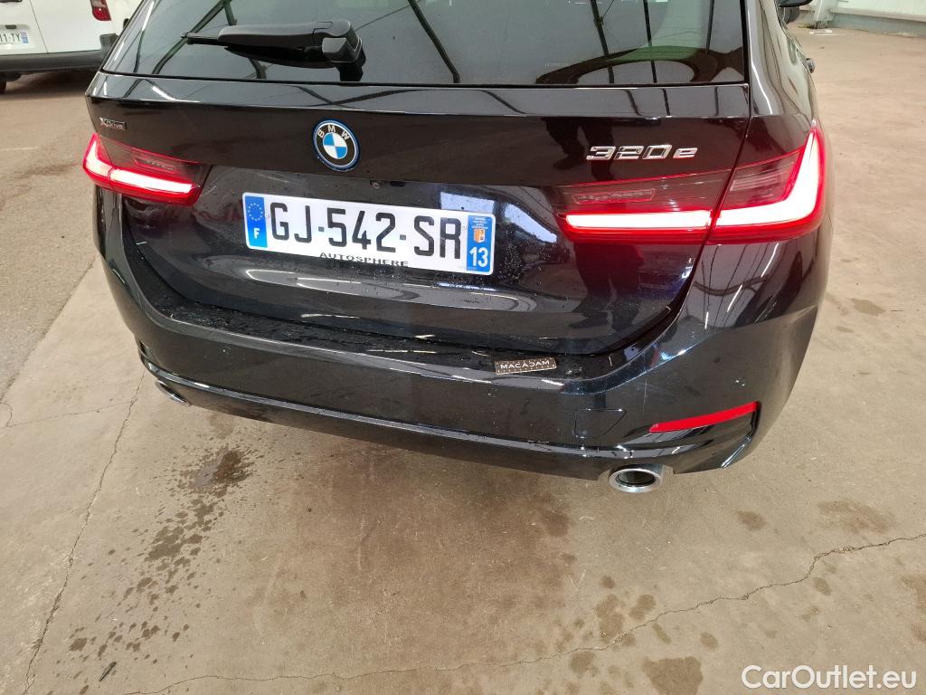  Bmw  Serie 3 BMW Série 3 Touring / 2019 / 5P / Break 320e xDrive 204 Busi Design BVA8 Hybride #1