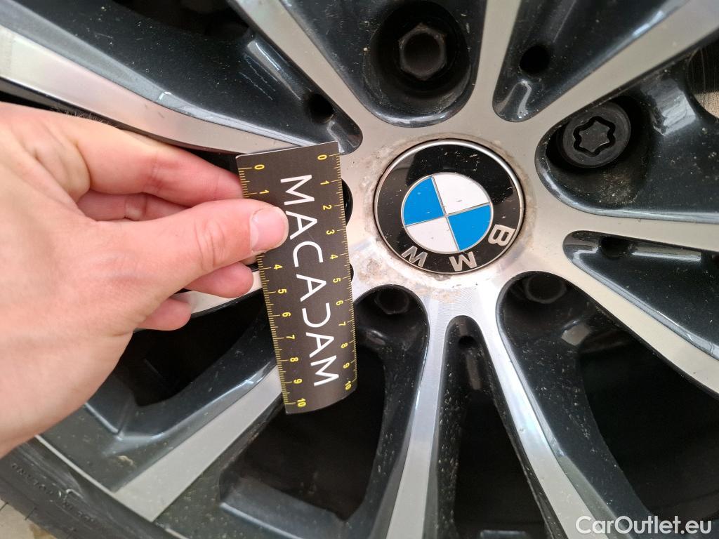  Bmw  Serie 3 BMW Série 3 Berline / 2018 / 4P / Berline 318d 150ch Business Design BVA8 #44