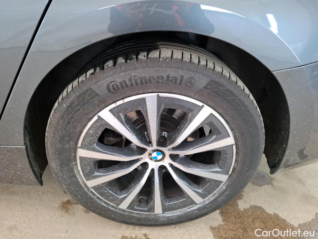  Bmw  Serie 3 BMW Série 3 Berline / 2018 / 4P / Berline 318d 150ch Business Design BVA8 #30