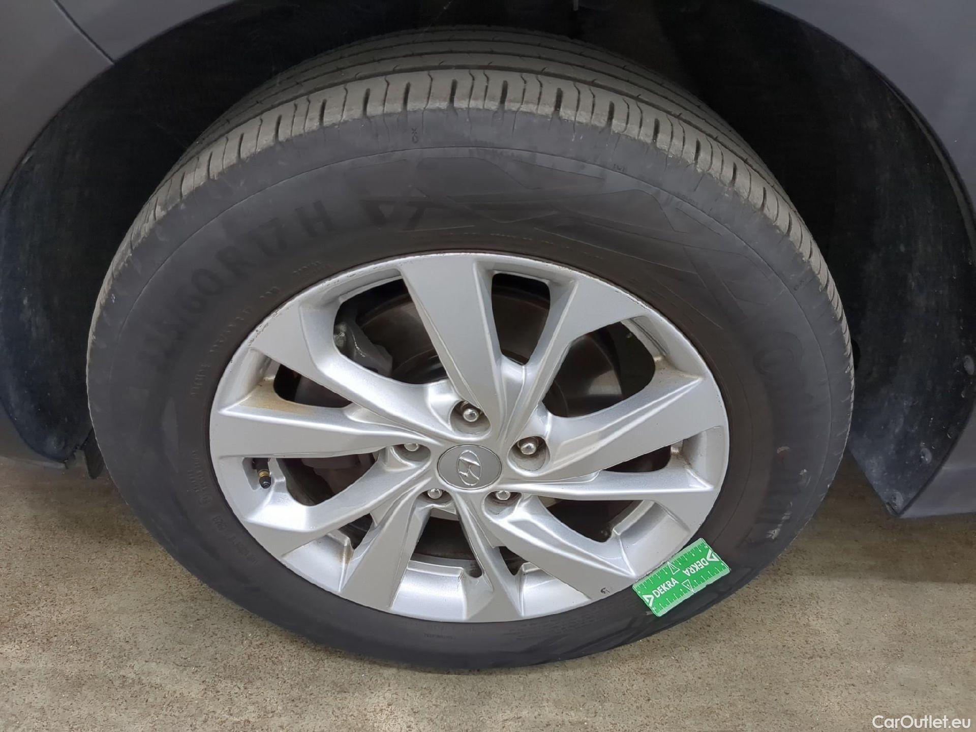  Hyundai  Tucson HYUNDAI  / 2018 / 5P / SUV 1.6 CRDI 115 HYBRID 48V BUSINESS #3
