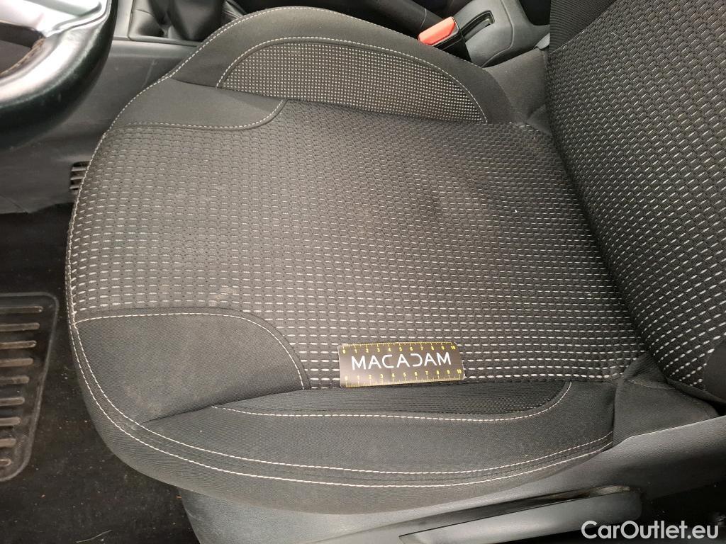  Peugeot  208  Allure 1.2 PureTech 80CV BVM5 E6 #30