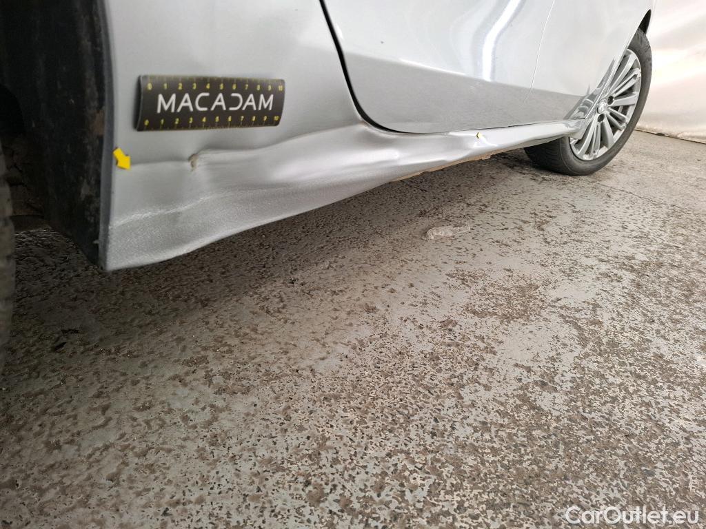  Peugeot  208  Allure 1.2 PureTech 80CV BVM5 E6 #1