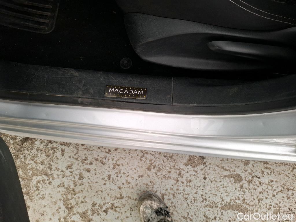  Peugeot  208  Allure 1.2 PureTech 80CV BVM5 E6 #18