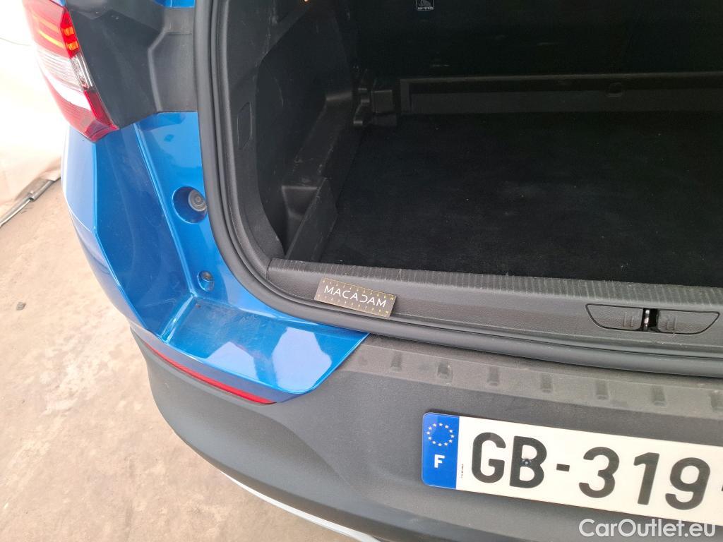  Opel   Grandland X Grandland X Elegance Business 1.5 130CV BVA8 E6d #1