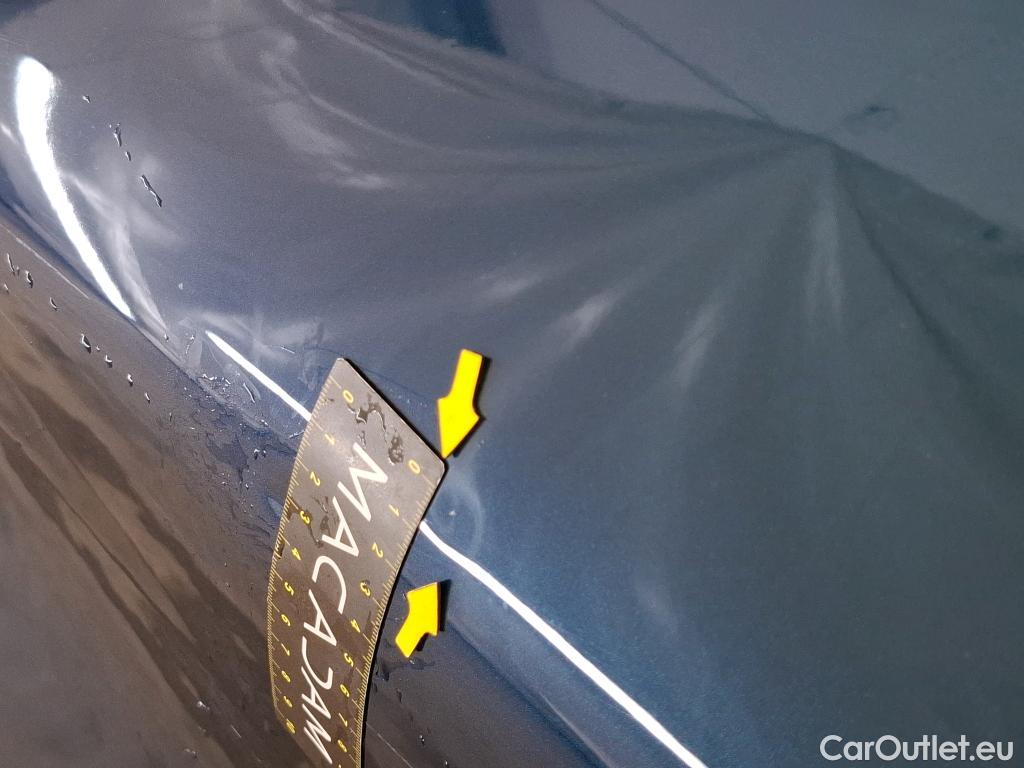  Renault  Captur RENAULT  / 2017 / 5P / Crossover Intens TCe 150 EDC FAP #16