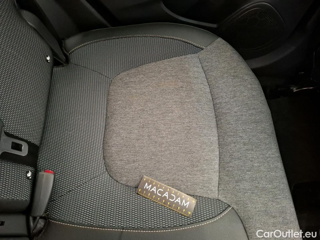  Renault  Captur RENAULT  / 2017 / 5P / Crossover Intens TCe 150 EDC FAP #20