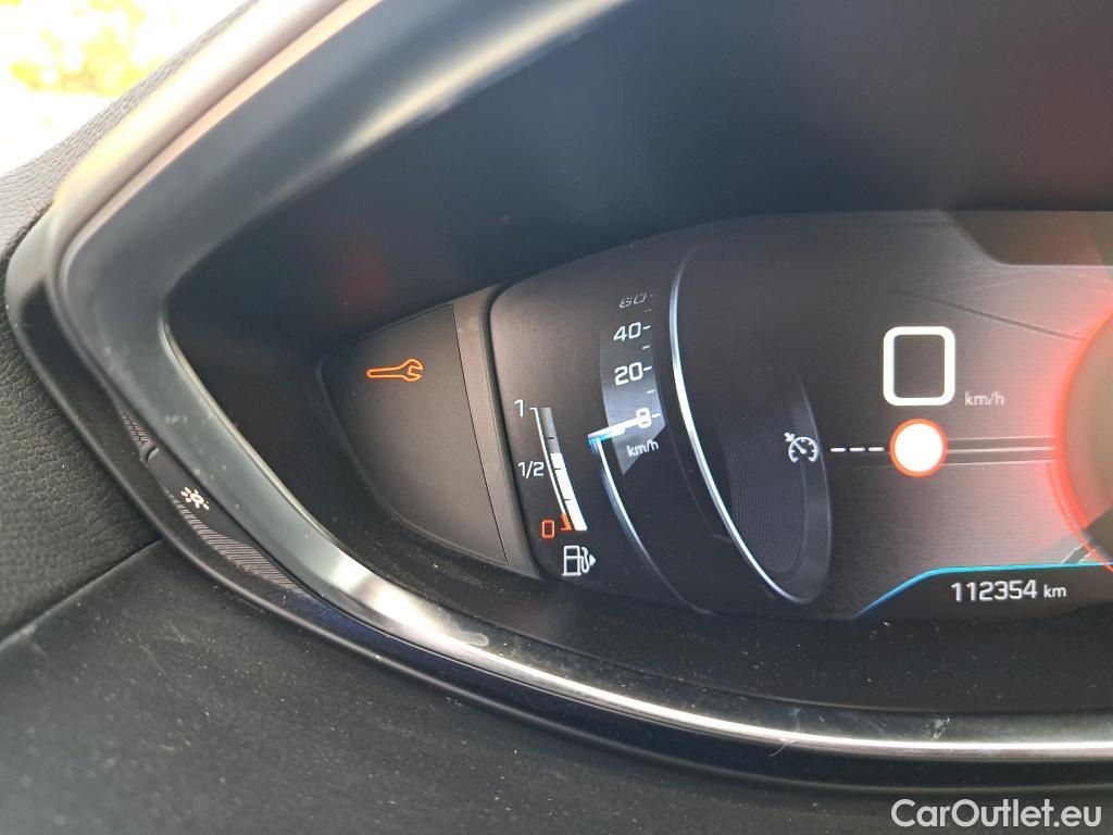  Peugeot  3008 PEUGEOT  / 2016 / 5P / SUV BlueHDi 130 EAT8 ALLURE (Ex 617J) #29