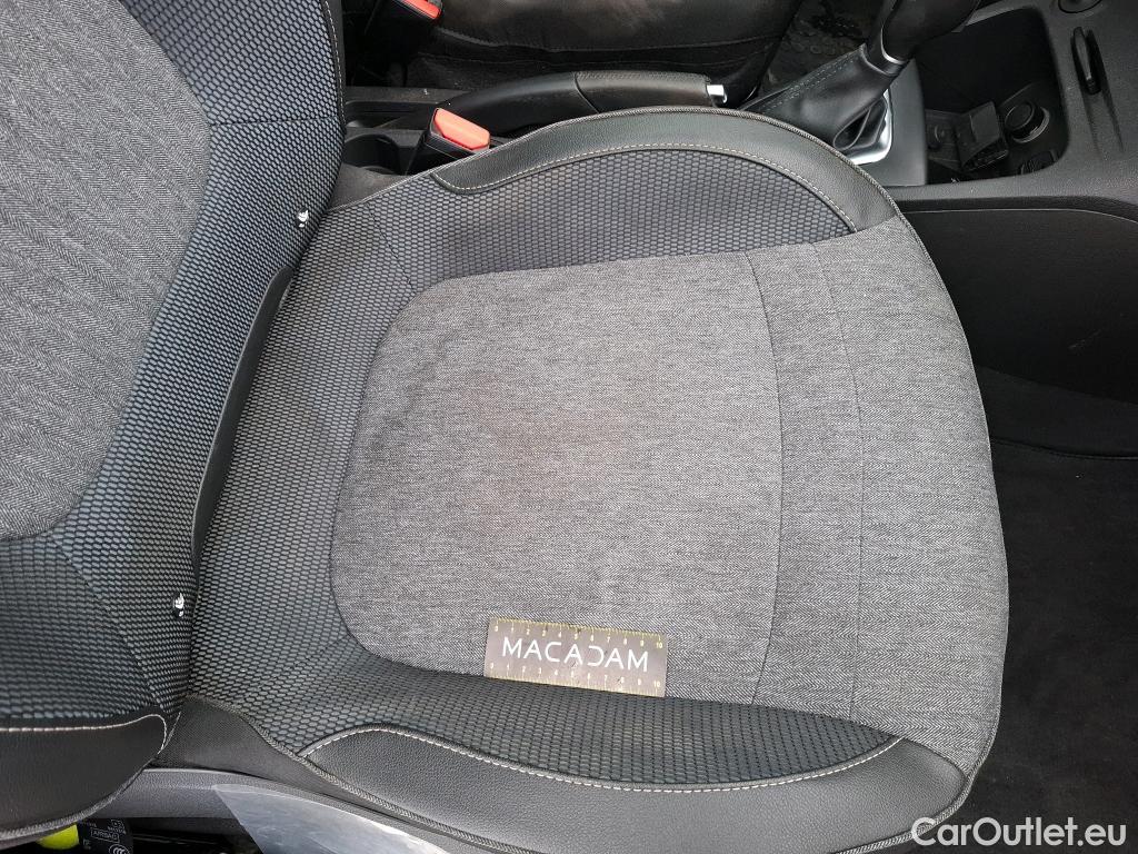  Renault  Captur RENAULT  / 2017 / 5P / Crossover Intens TCe 150 EDC FAP #18