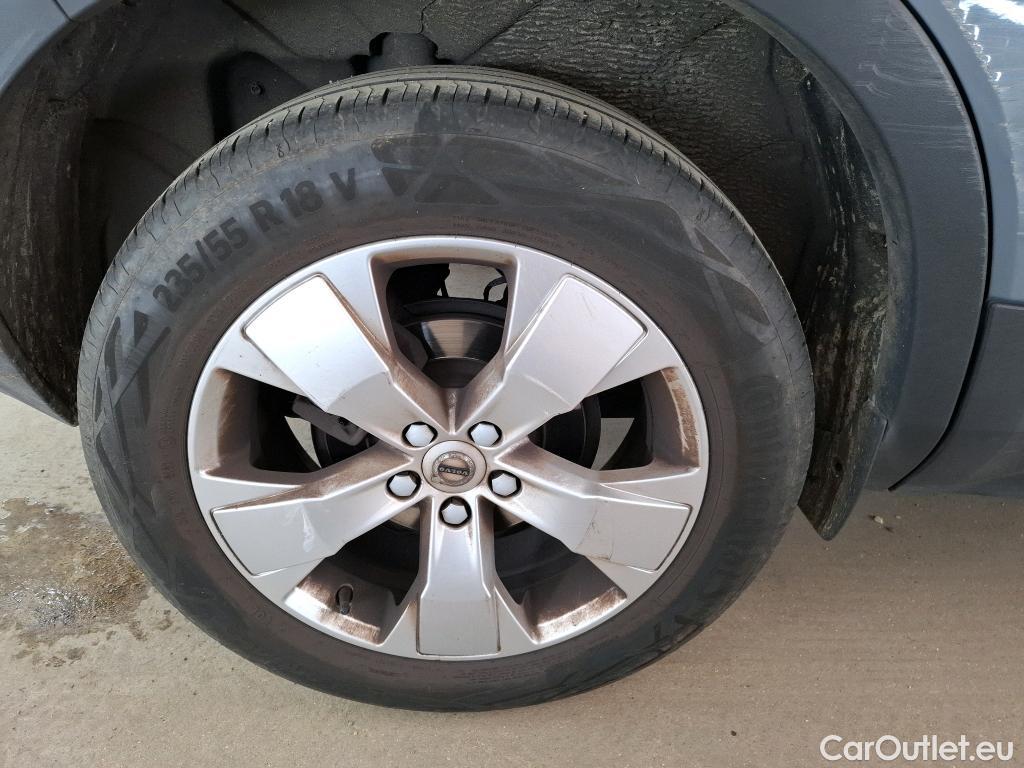 Volvo  XC 40 XC40 Momentum 2WD 1.5 130CV BVA8 E6d #29