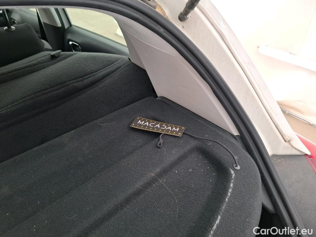  Citroen  C3  Société Feel Nav 1.2 PureTech 80CV BVM5 E6 #40