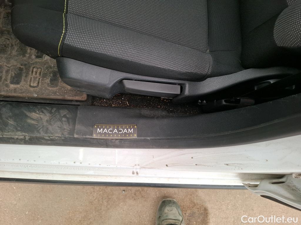  Citroen  C3  Société Feel Nav 1.2 PureTech 80CV BVM5 E6 #8