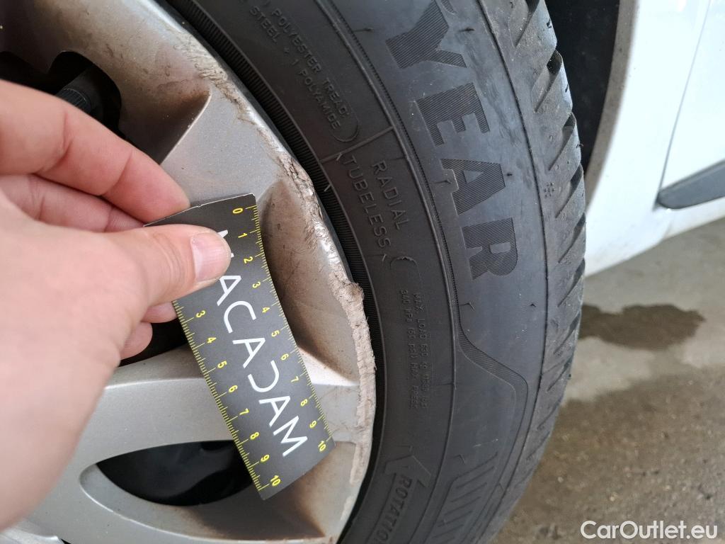  Renault  Clio  IV Air MediaNav 1.5 dCi 90CV BVM5 E6 #28
