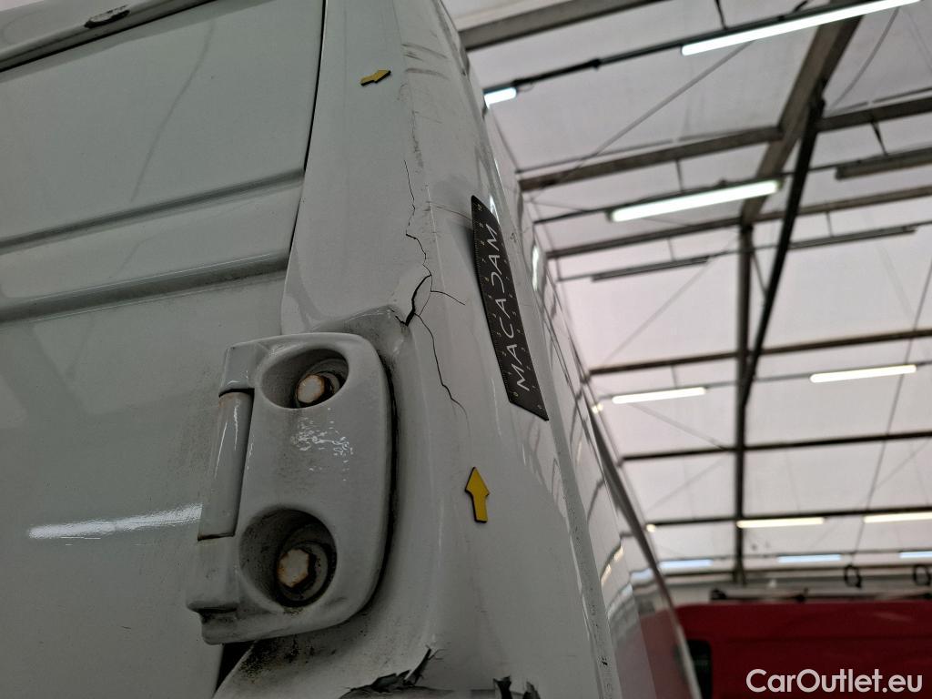  Peugeot  Boxer PEUGEOT  VU 4p Fourgon BLUEHDI 130 SandS PREMI 335 L2H2 #52