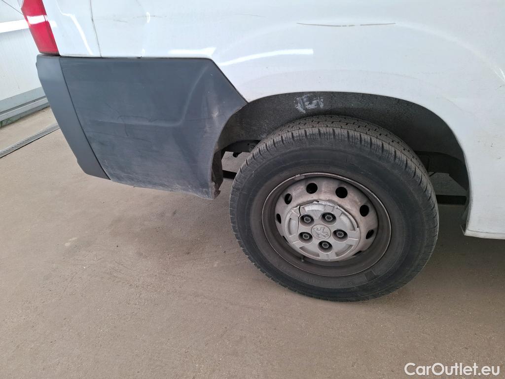  Peugeot  Boxer PEUGEOT  VU 4p Fourgon BLUEHDI 130 SandS PREMI 335 L2H2 #114