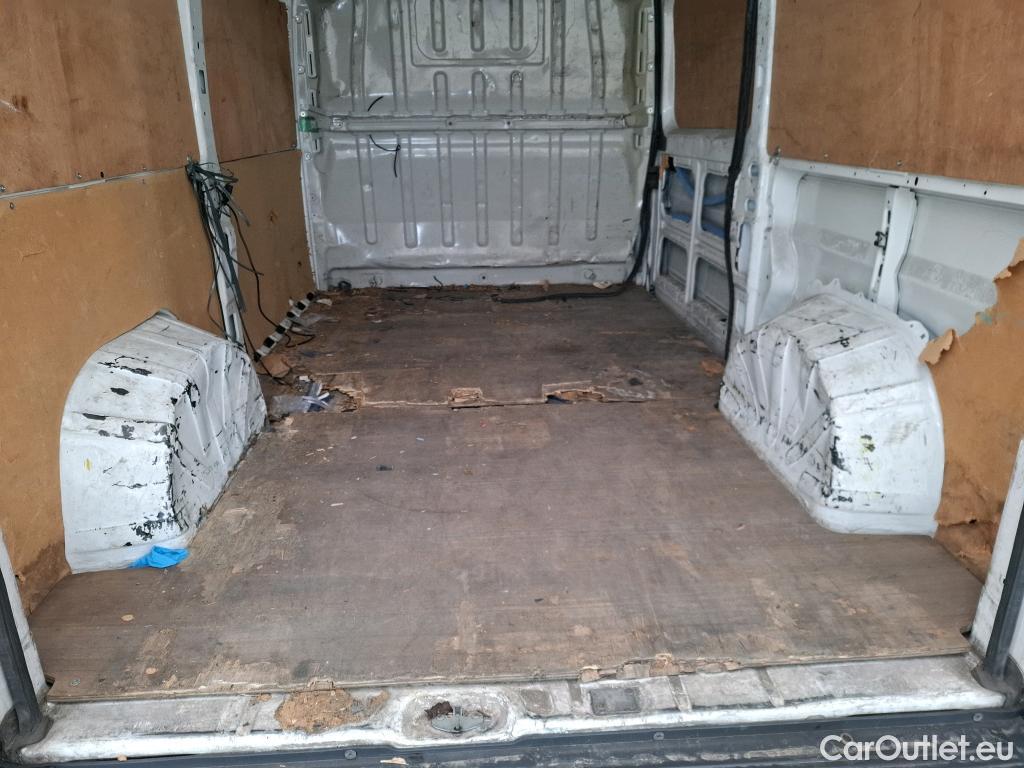  Peugeot  Boxer PEUGEOT  VU 4p Fourgon BLUEHDI 130 SandS PREMI 335 L2H2 #108