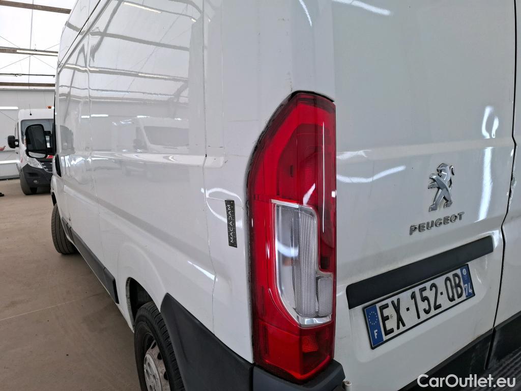  Peugeot  Boxer PEUGEOT  VU 4p Fourgon BLUEHDI 130 SandS PREMI 335 L2H2 #126