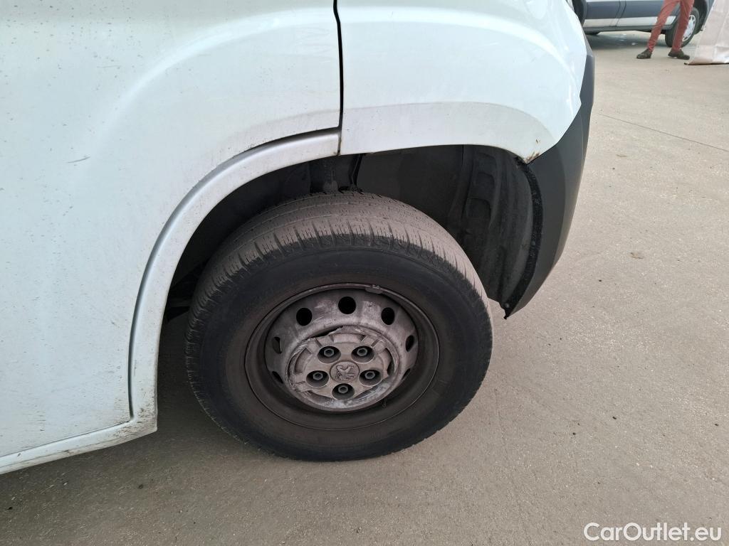  Peugeot  Boxer PEUGEOT  VU 4p Fourgon BLUEHDI 130 SandS PREMI 335 L2H2 #111